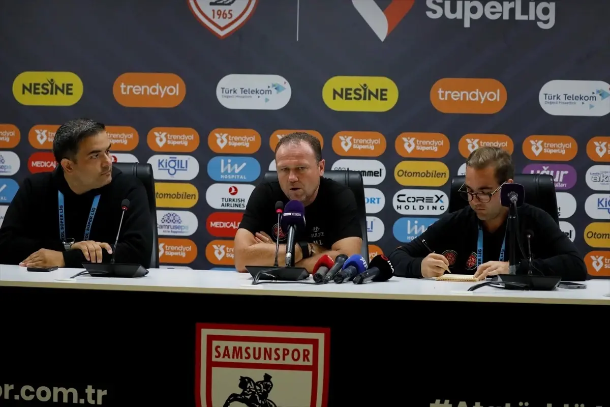 Fatih Karagümrük Teknik Direktörü Licka: '3. bölgede çok kötü bir takımız.'