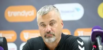 Samsunspor'un Teknik Direktörü Reis, Galibiyetin Önemi Üzerine Konuştu