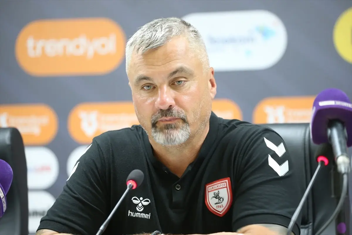 Samsunspor'un Teknik Direktörü Reis, Galibiyetin Önemi Üzerine Konuştu