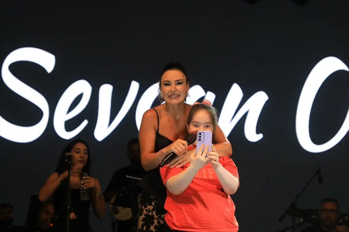 Sevcan Orhan, Bitlis'te Konser Verdi