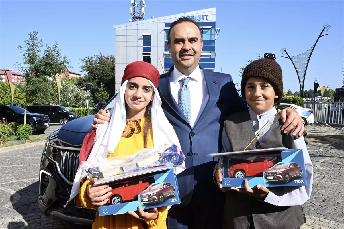 Bakan Kacır Bingöl'de Temaslarda Bulundu