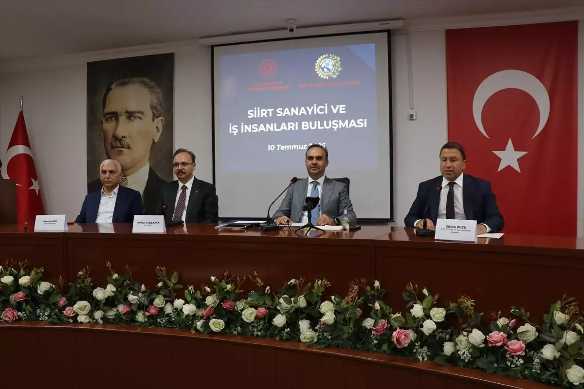 Bakan Kacır Siirt'te Esnafı Ziyaret Etti ve İş Dünyasıyla Buluştu