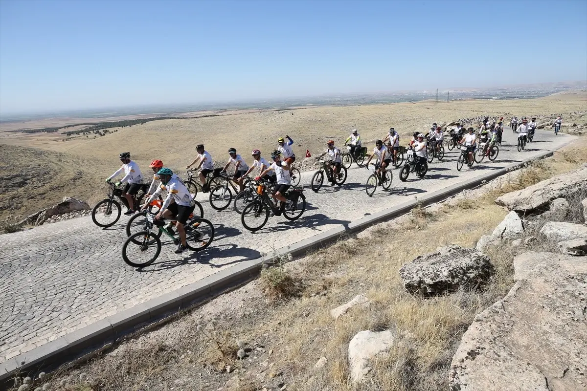 1. Göbeklitepe Bisiklet Festivali'nde 160 Bisiklet Tutkunu Pedal Çevirdi