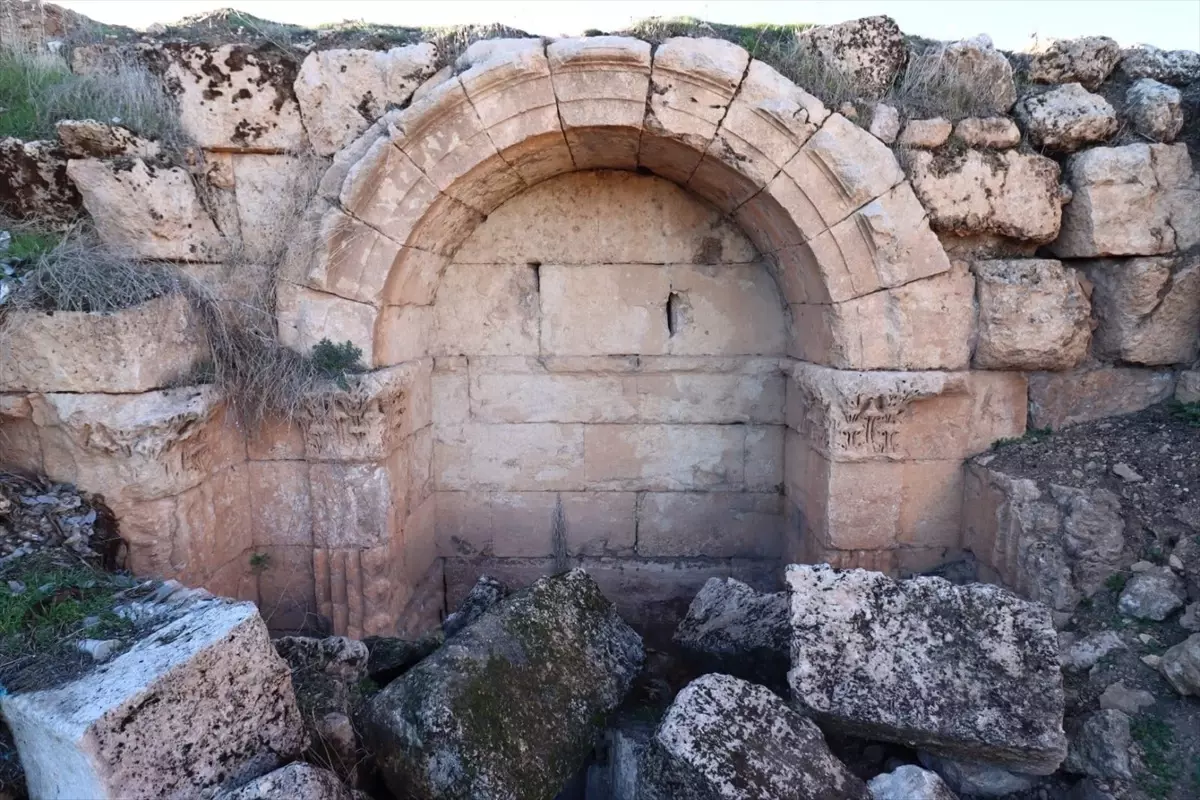 Şanlıurfa'da Tarihi Anıt Mezar Kalıntısı Kayıt Altına Alındı