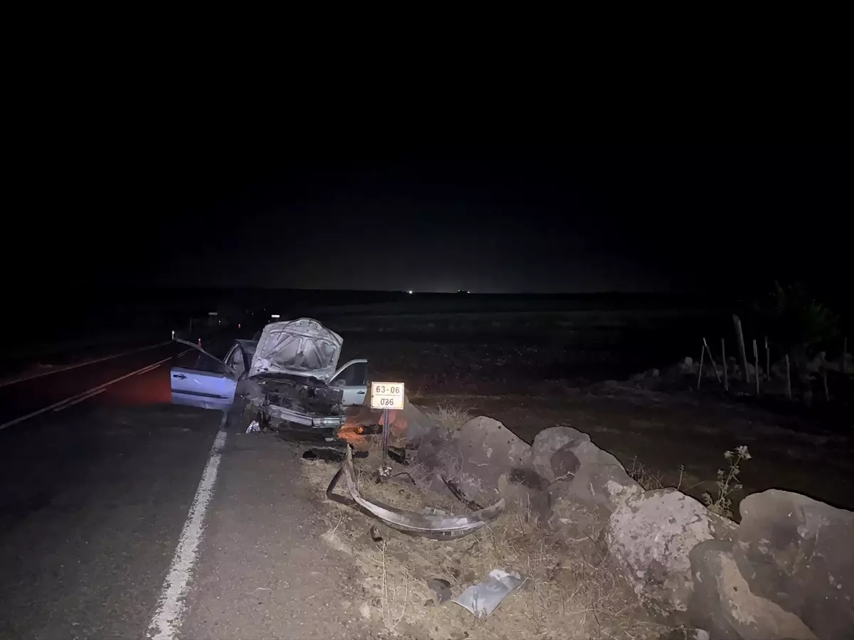 Şanlıurfa'da Devrilen Otomobilde İki Yaralı