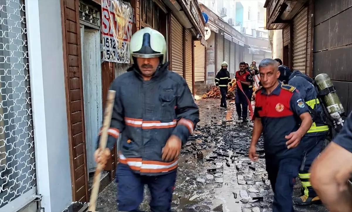 Şanlıurfa'da Havai Fişek Deposunda Yangın Çıktı