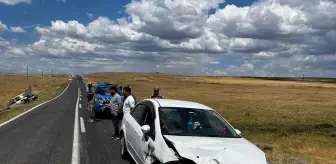 Siverek'te İki Otomobil Çarpıştı: 8 Yaralı