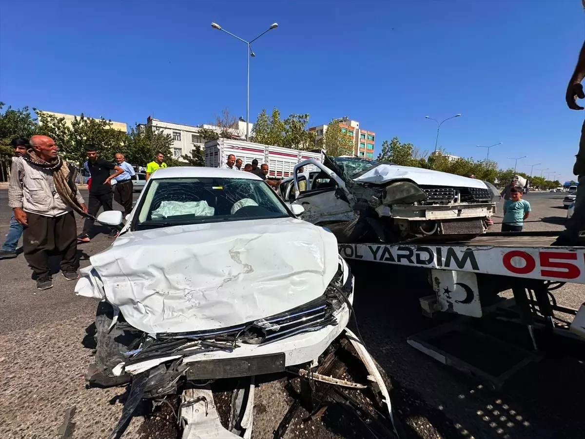 Siverek'te Trafik Kazası: 1 Ölü, 4 Yaralı