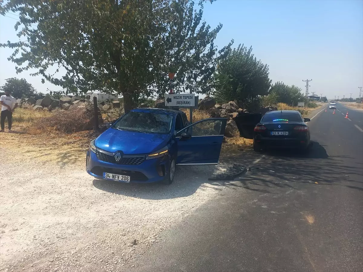 Siverek'te Otomobil Çarpışması: 3 Yaralı