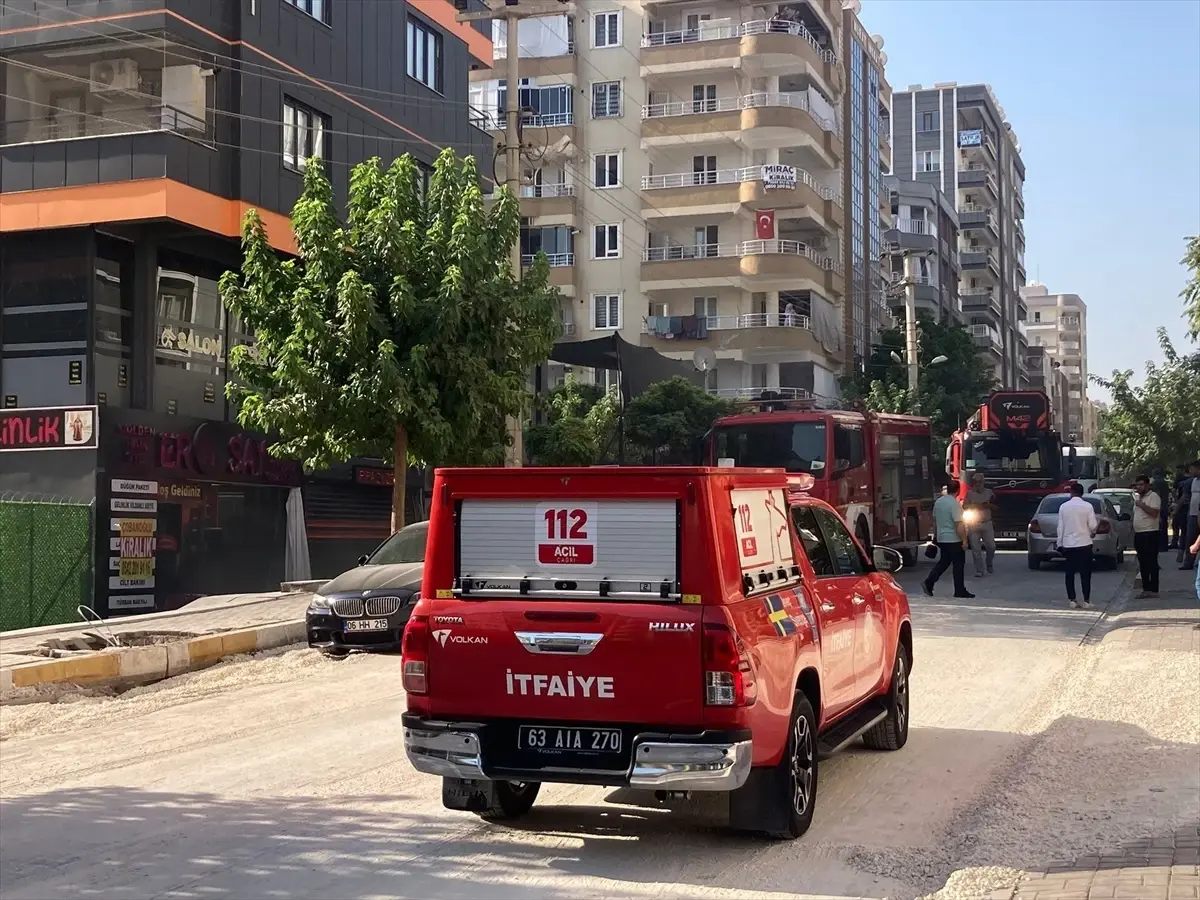 Şanlıurfa'da Gelinlik Mağazasında Yangın Çıktı