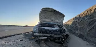 Şanlıurfa'da Otomobilin İstitinat Duvarına Çarpması Sonucu 4 Yaralı