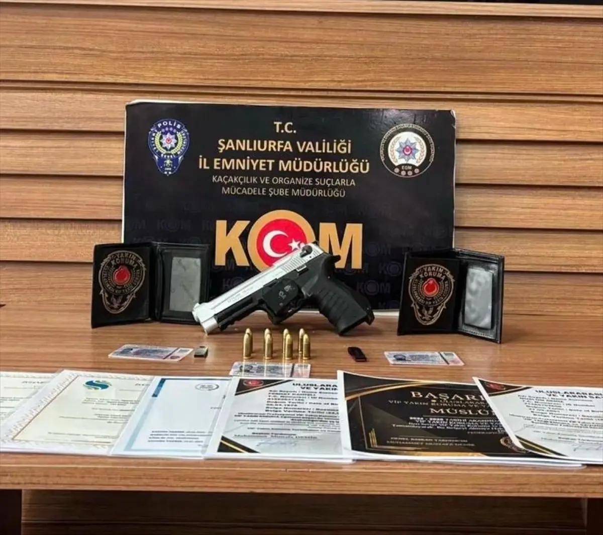 MİT ve Emniyet Mensubu Kılığına Giren 2 Dolandırıcı Tutuklandı