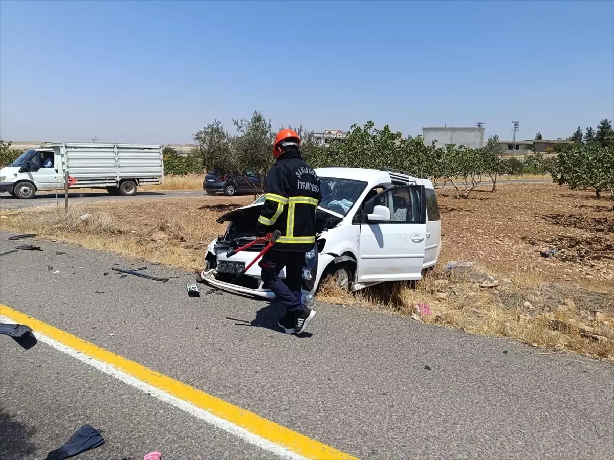 Birecik'te Trafik Kazası: 5 Yaralı