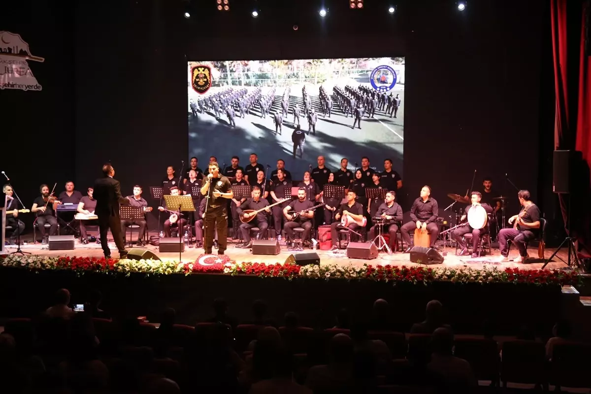 Şanlıurfa'da Emniyet Mensuplarından Müzik Dinletisi