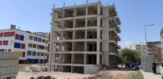 Şanlıurfa'da Düşük Beton Standartları Nedeniyle Bina Yıkıldı