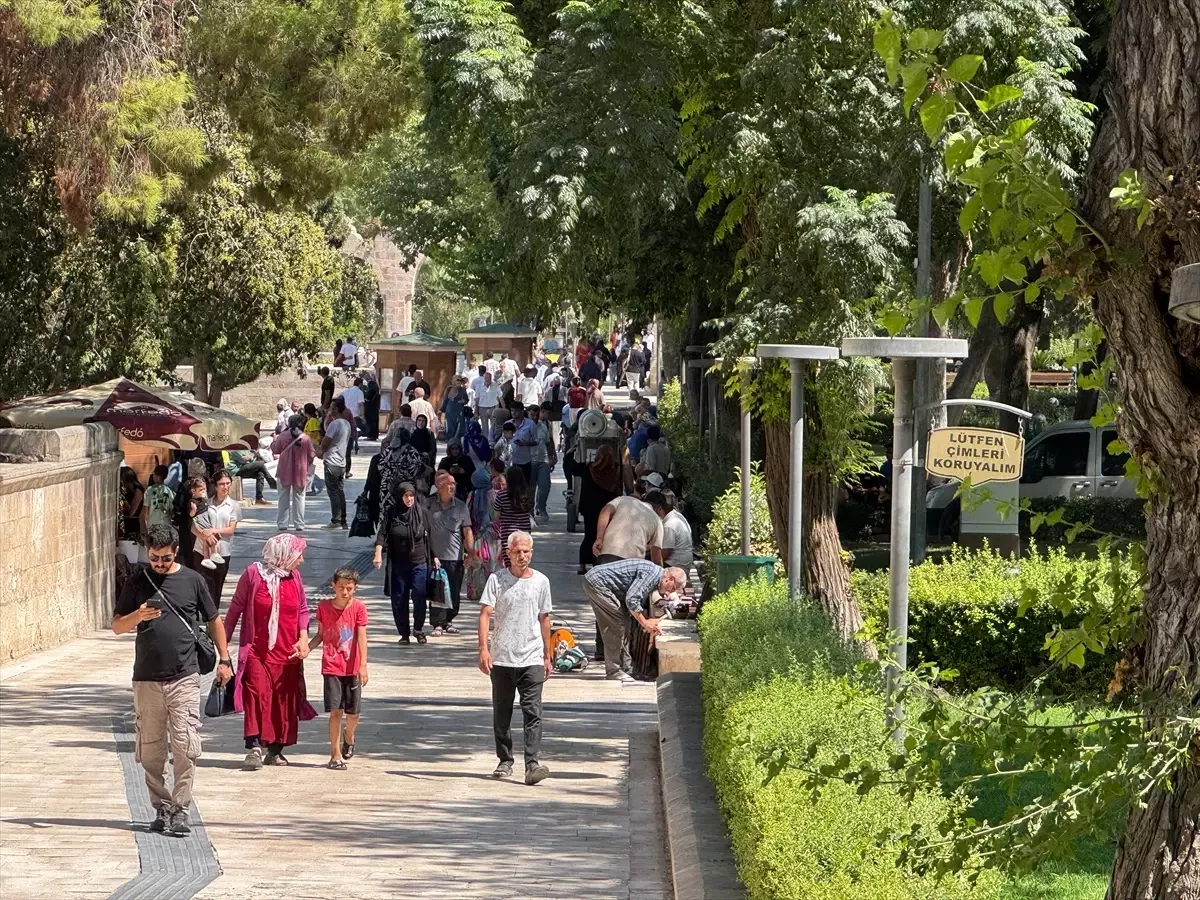 Şanlıurfa'da Sıcaklık Rekoru: 49 Dereceyi Buldu