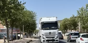 Şanlıurfa'da Tırın Çarptığı Otomobilde 6 Kişi Yaralandı