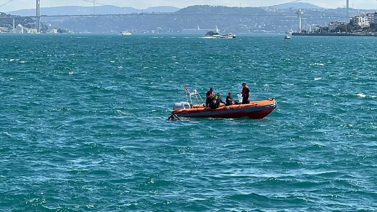 Fatih Sarayburnu'nda Kaybolan Kişiyi Arama Çalışmaları Devam Ediyor