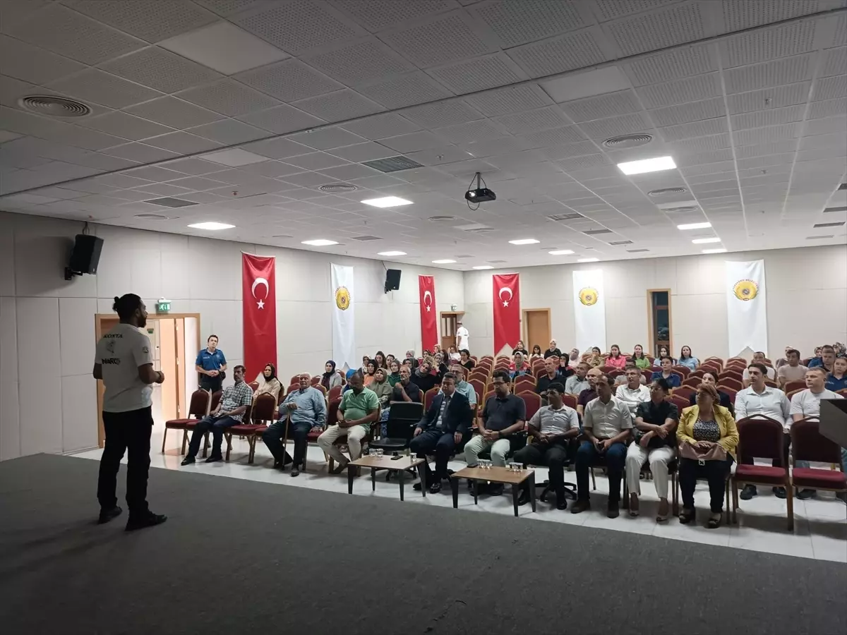 Konya'da Uyuşturucuyla Mücadele İçin Farkındalık Semineri Düzenlendi