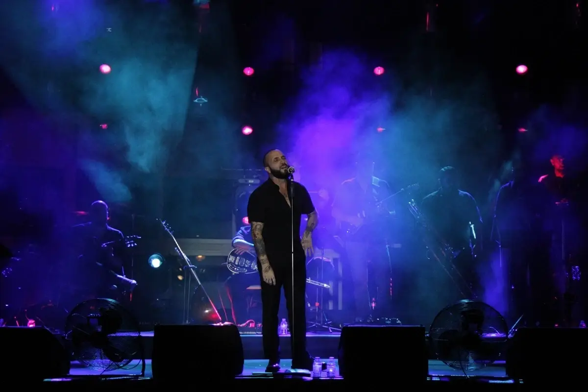 Berkay, Serik'te Yaz Konserleri Etkinliği Kapsamında Sahne Aldı