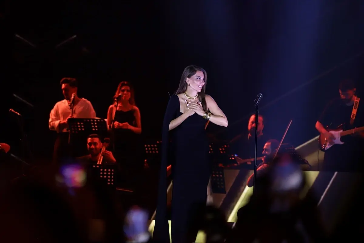 Ebru Yaşar, Van'da Kültür Yolu Festivali'nde Sahne Aldı