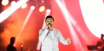 Trabzon Kültür Yolu Festivali'nde Gökhan Tepe Konser Verdi