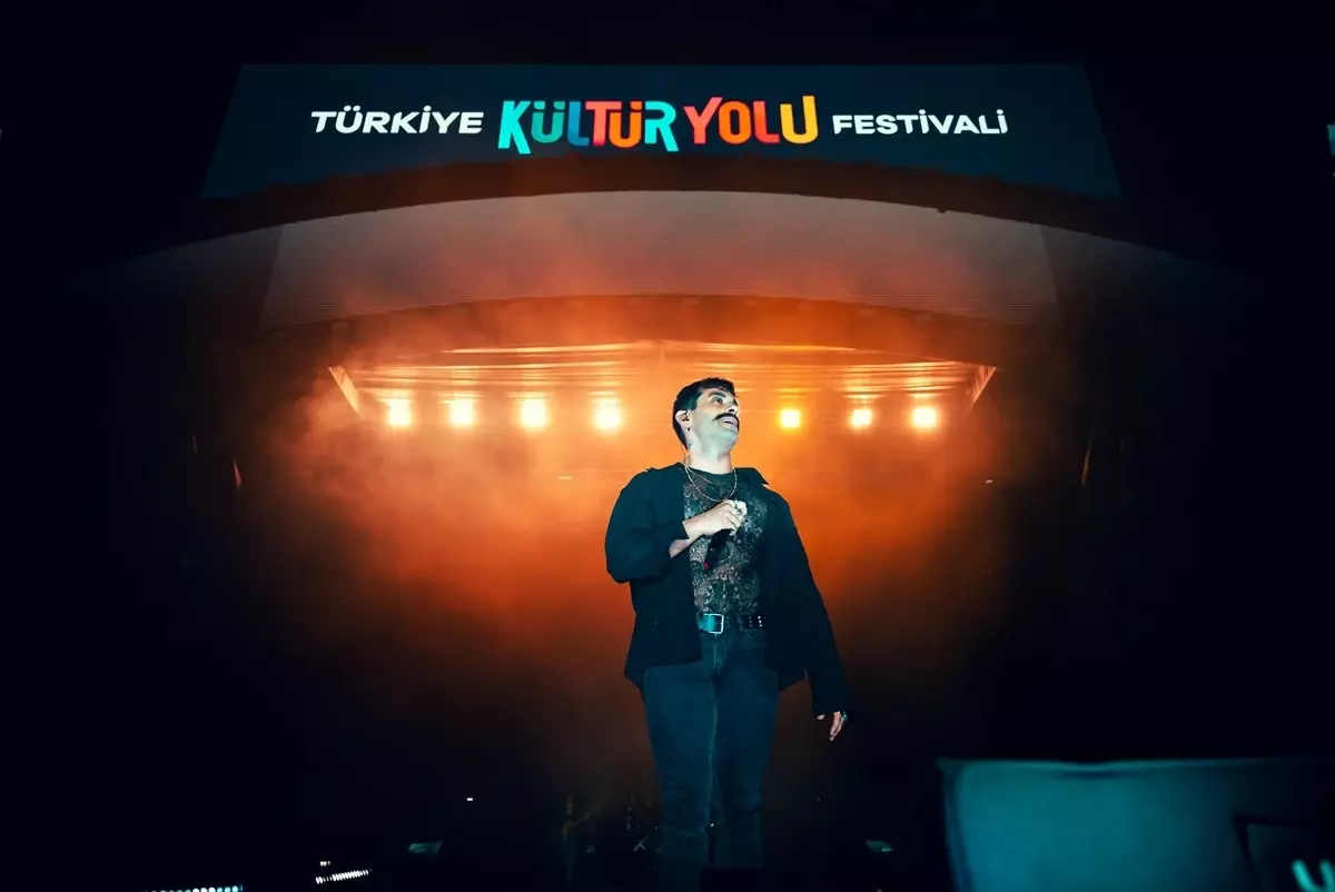 Gökhan Türkmen, Van Kültür Yolu Festivali'nde Konser Verdi