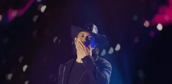 Şarkıcı Kıraç, Trabzon Kültür Yolu Festivali'nde konser verdi