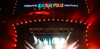 Özgün Uğurlu, Van Kültür Yolu Festivali'nde Konser Verdi