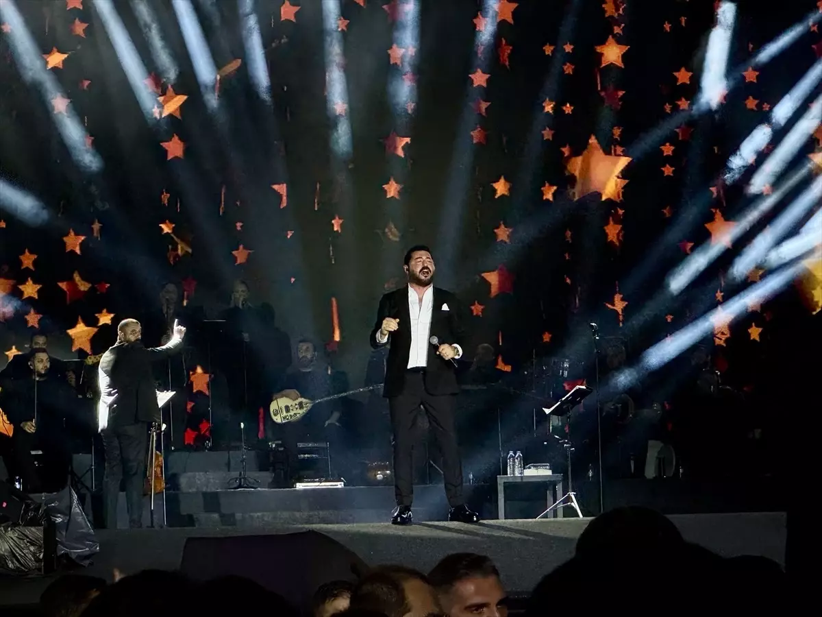 Trabzon Kültür Yolu Festivali'nde Serkan Kaya Konseri Büyük İlgi Gördü