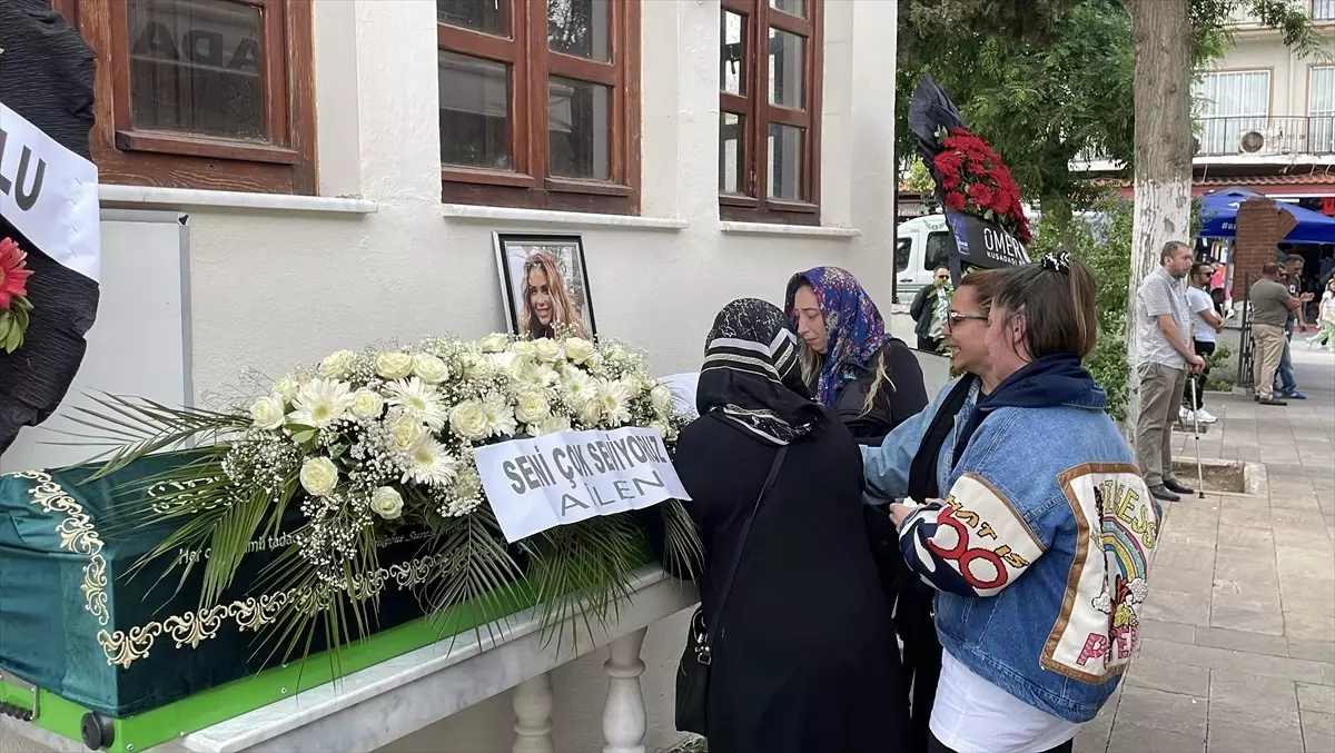 Şarkıcı Şimal Gülen, Kanser Sebebiyle Hayatını Kaybetti