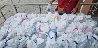 İhtiyaç Sahibi Çocuklar İçin Bayramlık Kıyafet Dikildi