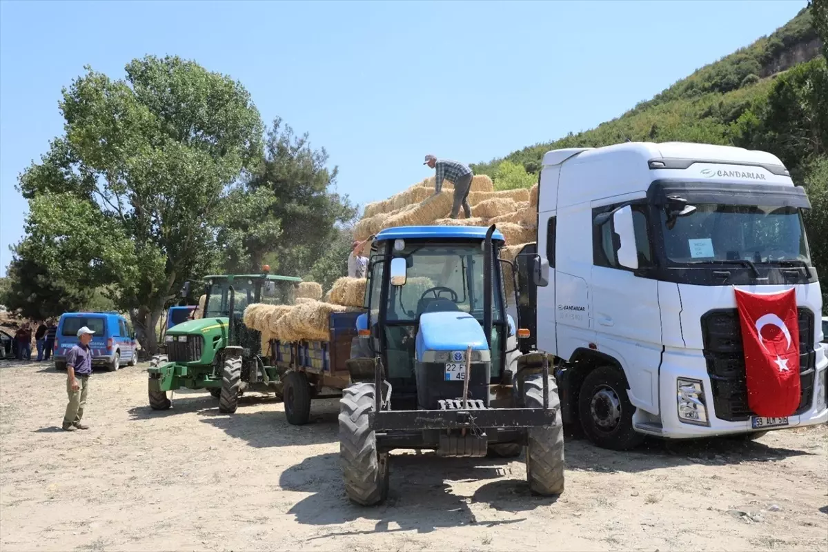 Şarköy'deki Yangında Mağdur Olan Çiftçilere Saman Desteği