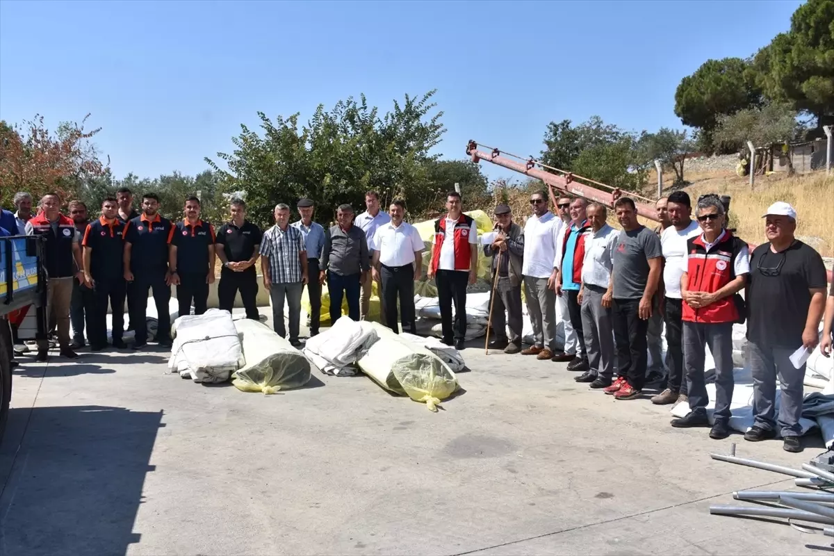 Şarköy'deki Yangın Sonrası Hayvan Sahiplerine Çadır Yardımı