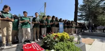 Şehit öğretmen Şenay Aybüke Yalçın, vefatının 8. yılında Çorum'daki kabri başında anıldı