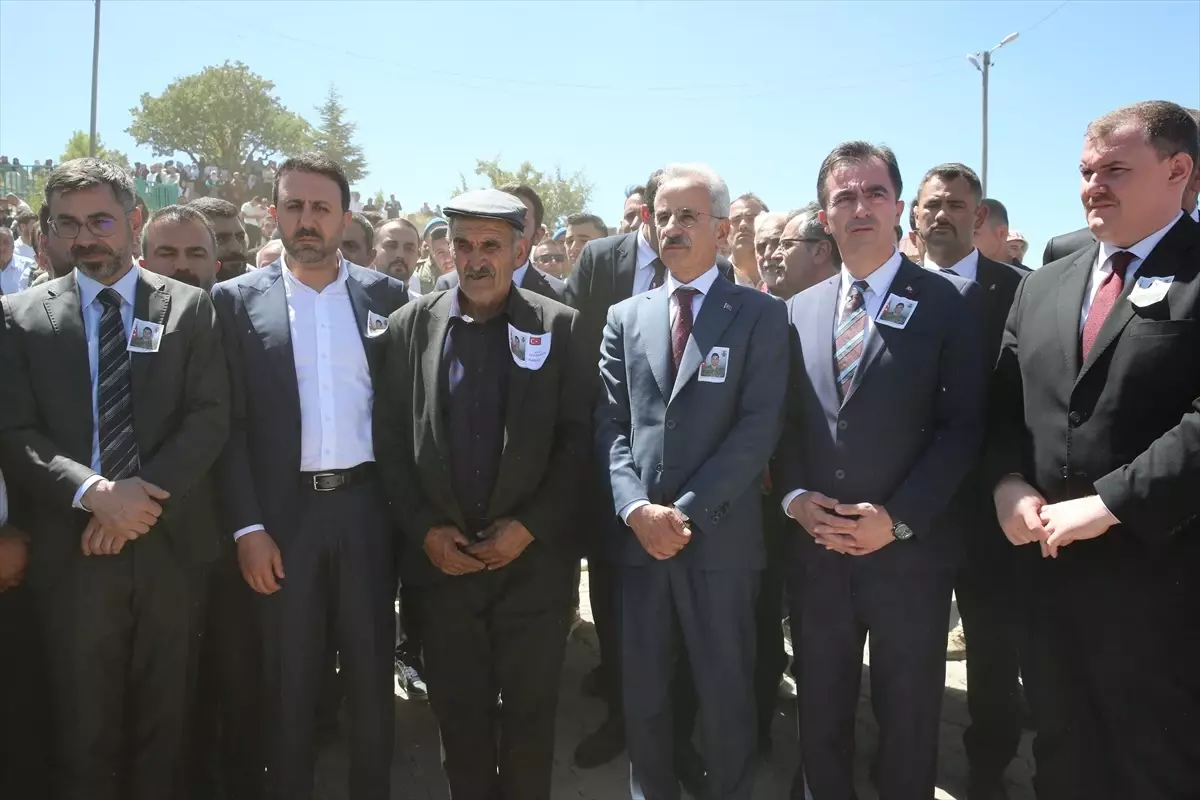 Şehit Piyade Sözleşmeli Er Uyanık memleketi Bitlis'te son yolculuğuna uğurlandı