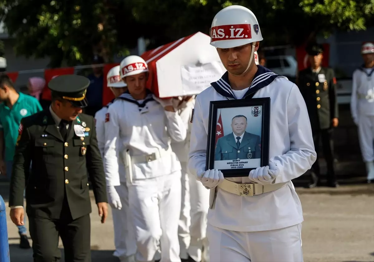 Şehit Piyade Uzman Çavuş Hüseyin Günay'ın cenazesi Mersin'de defnedildi
