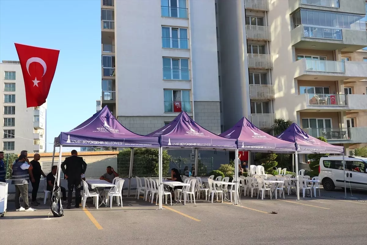 Şehit Üsteğmen Ege Akar'ın İzmir'deki ailesine şehadet haberi verildi
