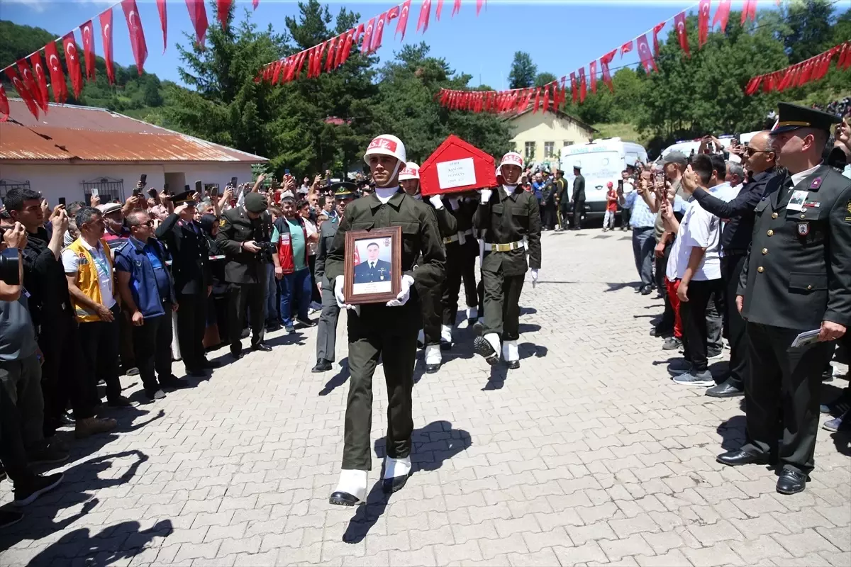 Şehit Uzman Çavuş Kani Obi, memleketi Ordu'da son yolculuğuna uğurlandı