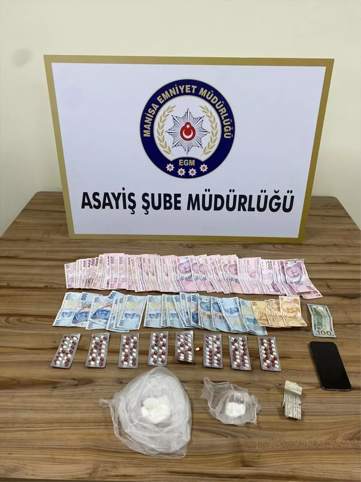 Manisa'da Firari Hapis Cezalı Yakalandı: Uyuşturucu Ele Geçirildi