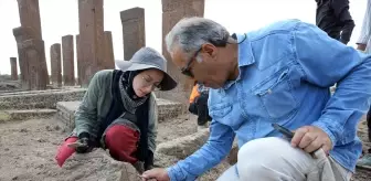 Ahlat'ta Selçuklu Meydan Mezarlığı'nda 10 Bini Aştı