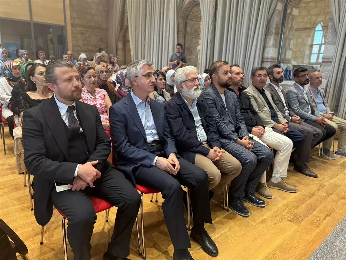 'Sen Yazarsın' yarışmasının ödül töreni Rami Kütüphanesi'nde gerçekleştirildi