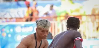 Japon Güreşçi Shogo Uozumi, Senegal'deki İlk Müsabakasında Zaferle Ayrıldı