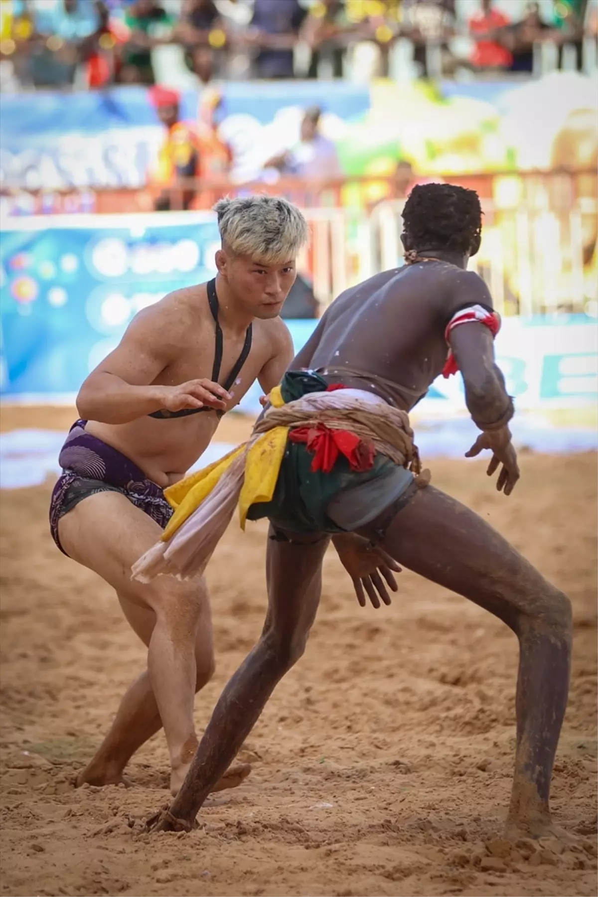 Japon Güreşçi Shogo Uozumi, Senegal'deki İlk Müsabakasında Zaferle Ayrıldı