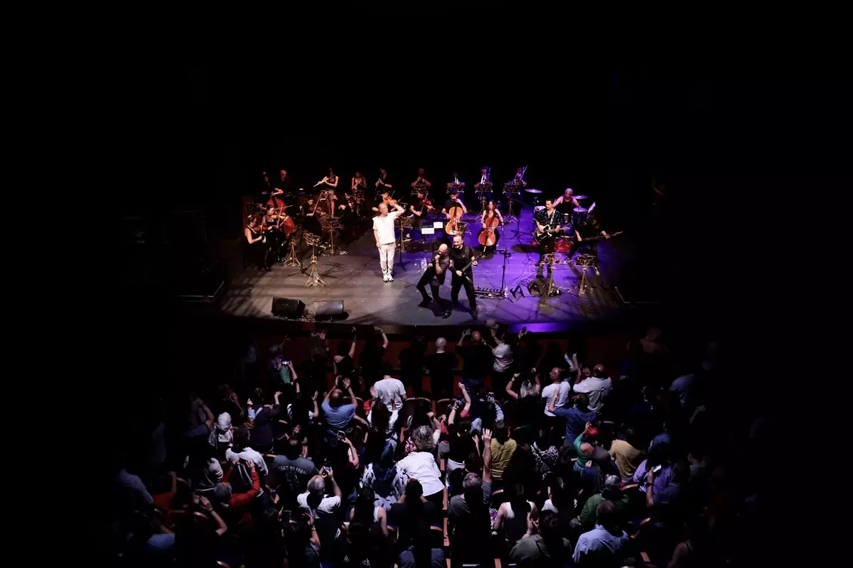 Senforock Orkestrası, Samsun Kültür Yolu Festivali'nde Hareketli Bir Konser Verdi