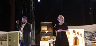 Seni Alırsa Fırtına Tiyatro Oyunu 33. Kez Sahnelendi