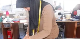 Antalya'da Okul Kıyafetleri Projesi Hayata Geçti