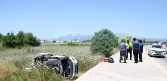 Antalya'da Hafif Ticari Araç Şarampole Devrildi: 1 Yaralı