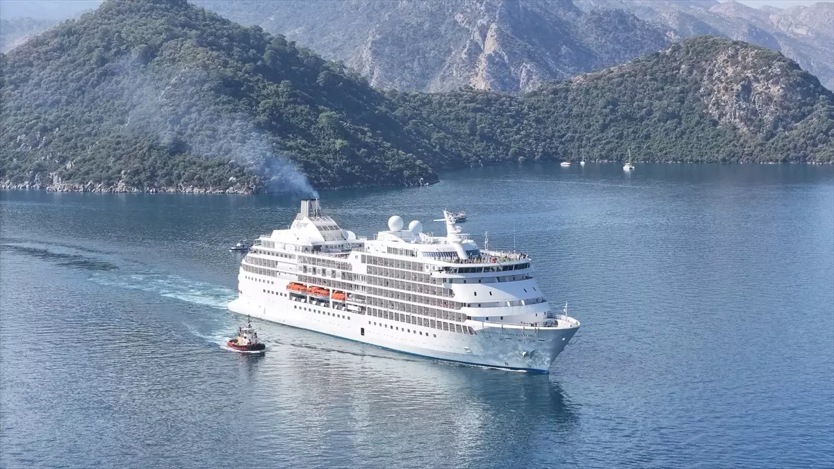 Marmaris'e Gelen Kruvaziyer Gemisi 445 Yolcu Getirdi