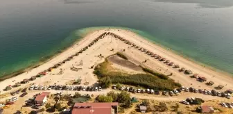 Van Gölü Sahilleri Sıcak Havalarda Yoğun İlgi Görüyor